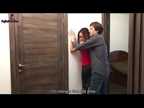 ❤️ Onye na-ahụ maka sexy na-akụ ọtụ ya n'ụzọ anụ ahụ mgbe ọ na-ere ụlọ ya - Krempai Anal porn