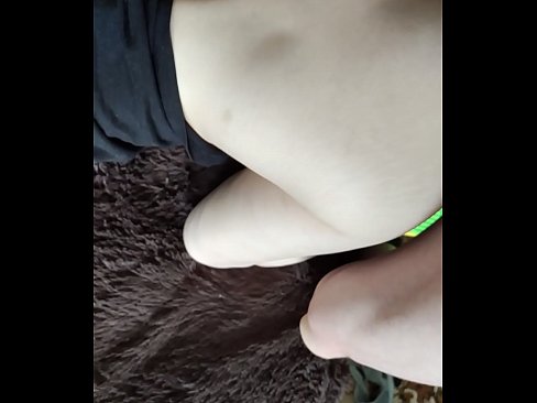❤️ Nwa agbọghọ Russia na-asụ ude n'ụlọ gbasara akụkụ 2 Anal porn
