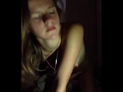 ❤️ Otu nwa agbọghọ na-eme onwe ya ma na-akpakọ ọnụ Anal porn